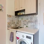 The Top Spot - Cute Little Studio In The Center