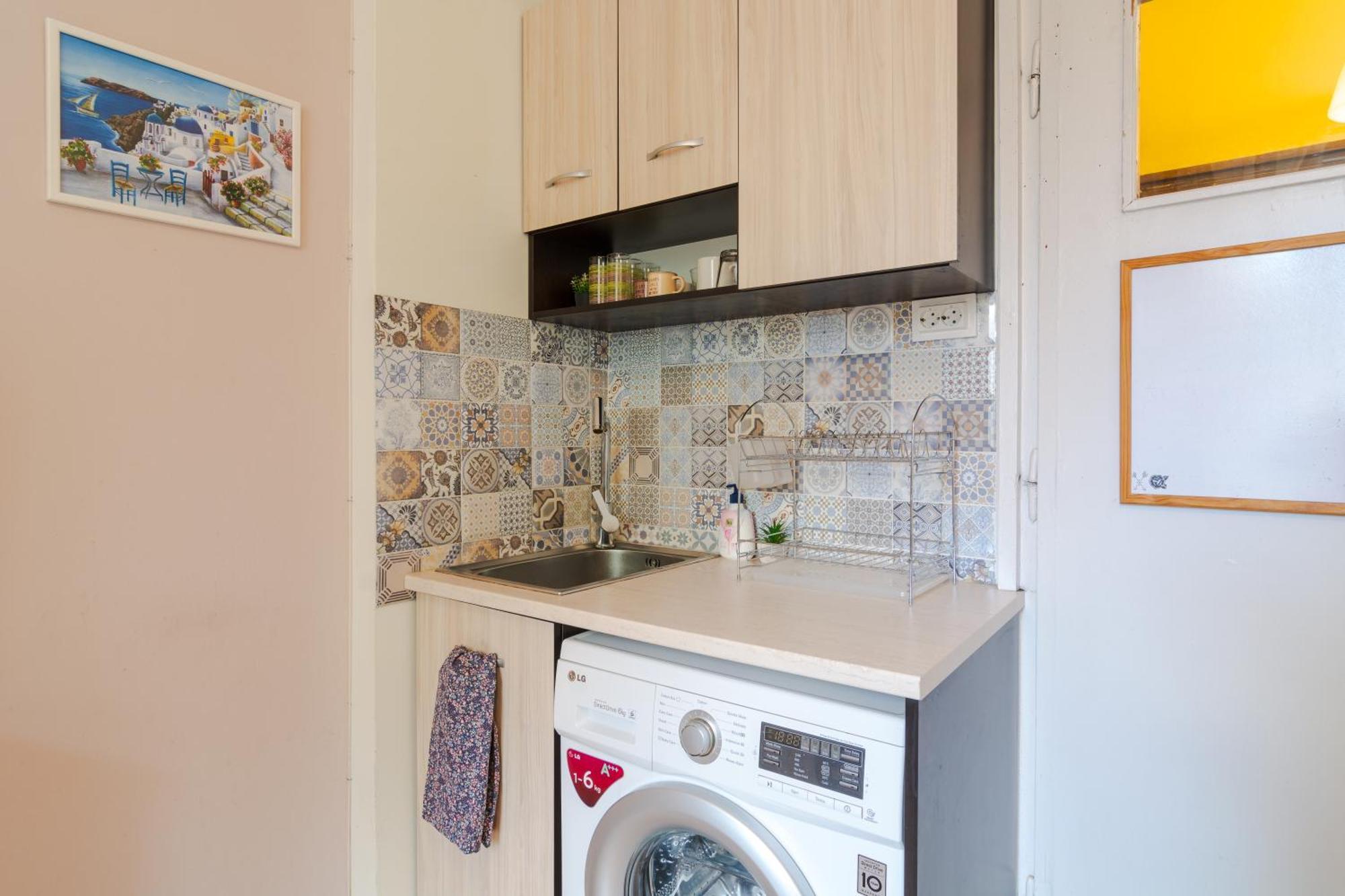 The Spot - Cute Little In The Center Apartment